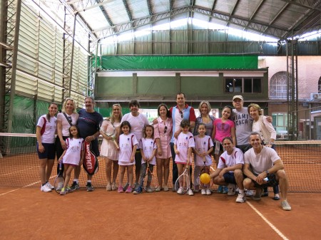 Alunos do Closed Infantil com seus pais e professores