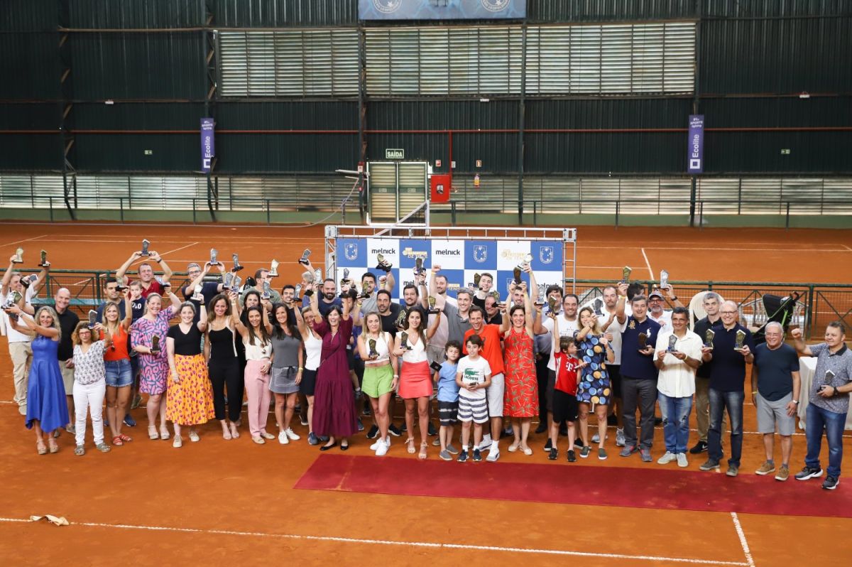 Campeões e vice-campeões no 39° Walhalla de Tênis que ocorreu em 2022.