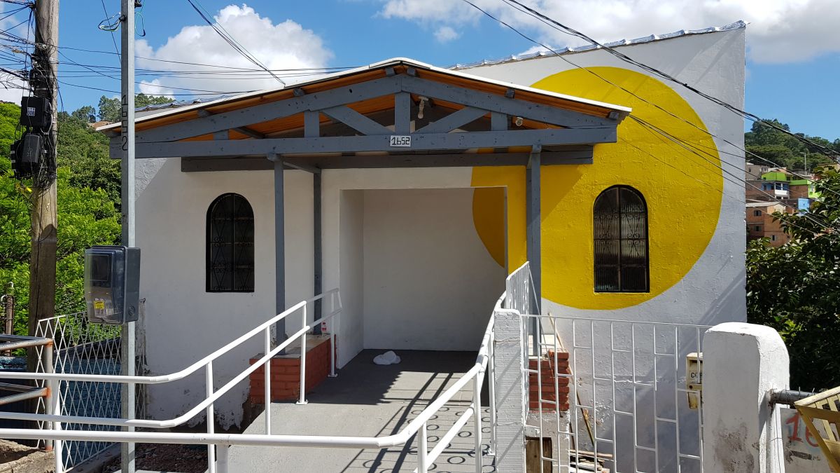 Colabore com roupas e eletrônicos para o Coletivo Autônomo Morro da Cruz