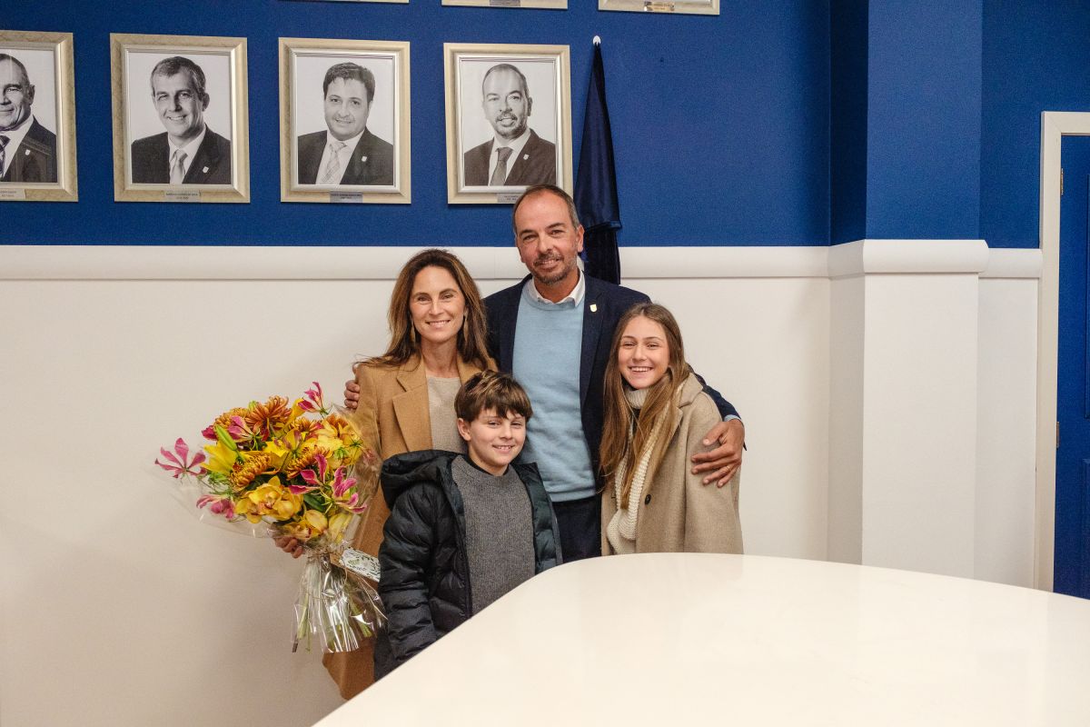 Na foto, Paulo Corazza acompanhado da esposa Juliana Nassif Pereira Lima e dos filhos, Alice e Antônio. Crédito: Vinicius Vogel
