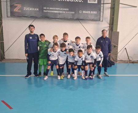 Equipe de Futsal ALJ vence nas tr�s categorias pela Ta�a Mil Pares de Futsal