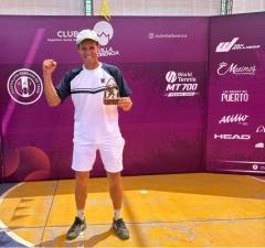 Tenista associado ALJ conquista t�tulo no ITF MT 700 no Peru