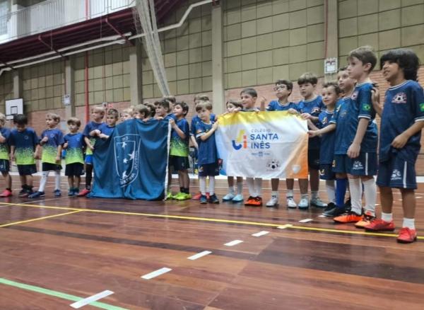 Escola de Futsal ALJ participa de amistoso repleto de alegria e esprito esportivo